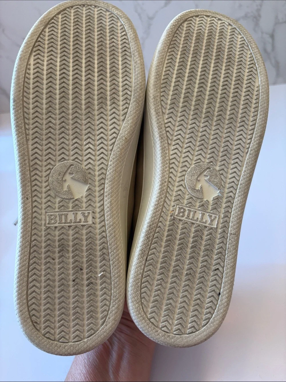 Billy Sneaker II women’s zip around sneakers size 6 in tan/ nice shape